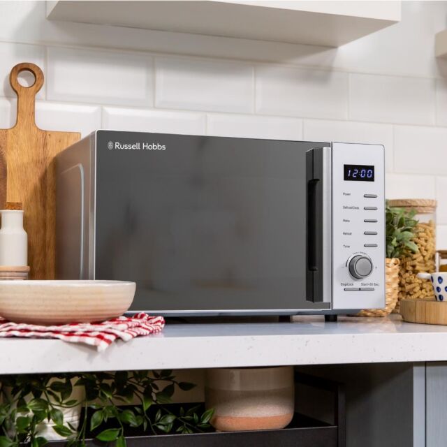 Russell Hobbs RHM2348S 23 Litres Solo Microwave - Silver