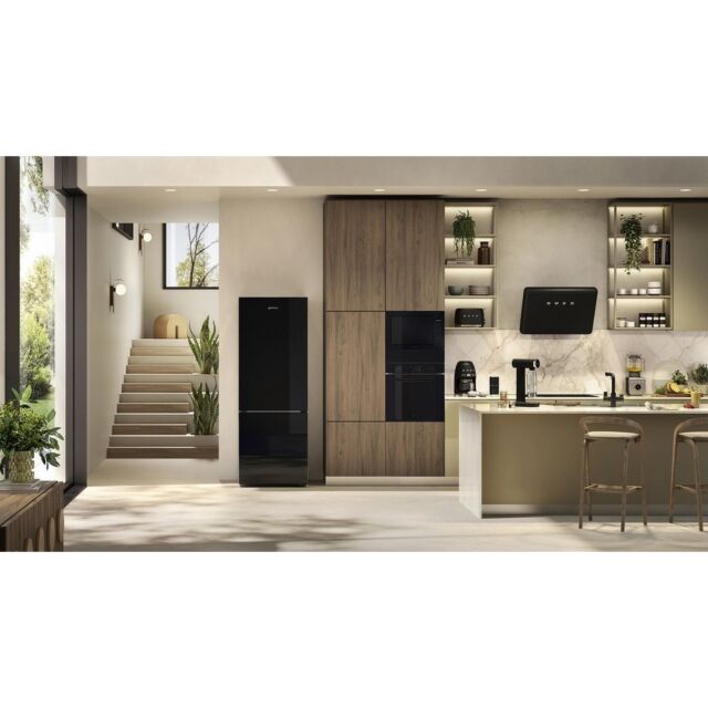 Smeg FMI225BI 25 Litres Built In Microwave - Black